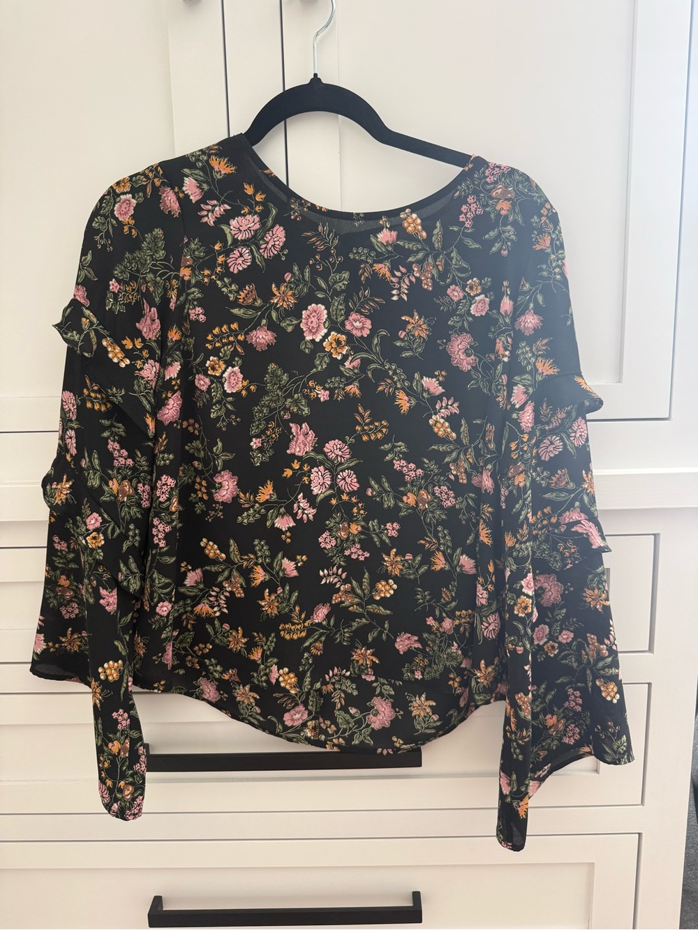 Women's Black Floral Ruffle Long-Sleeve Top - Picture 1 of 6